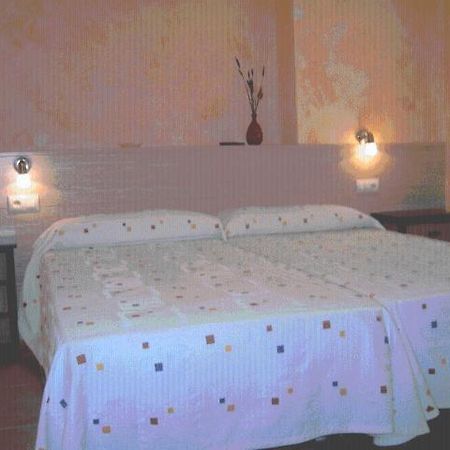 Hostal Valle Del Iregua Albelda De Iregua Quarto foto