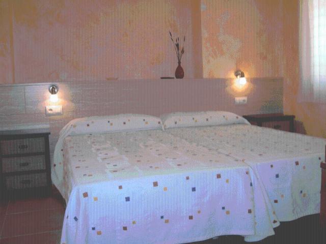 Hostal Valle Del Iregua Albelda De Iregua Quarto foto
